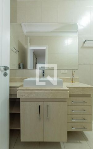 Casa à venda com 360m², 3 quartos e 4 vagas Casa à venda com 360m², 3 quartos e 4 vagasBanheiro da Suíte 2