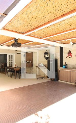 Casa de condomínio à venda com 800m², 5 quartos e 8 vagasÁrea Externa da casa