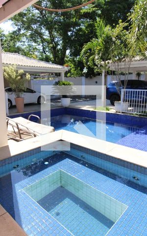 Casa de condomínio à venda com 800m², 5 quartos e 8 vagasÁrea Externa da casa