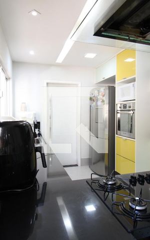 Casa de condomínio à venda com 800m², 5 quartos e 8 vagasCozinha