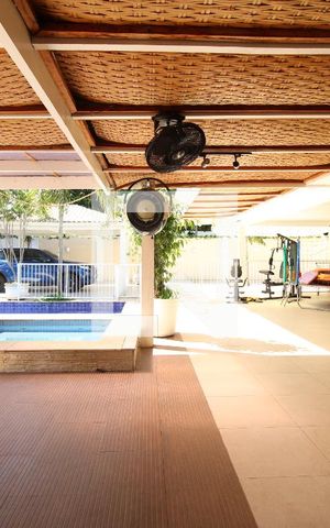 Casa de condomínio à venda com 800m², 5 quartos e 8 vagasÁrea Externa da casa