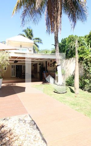 Casa de condomínio à venda com 800m², 5 quartos e 8 vagasÁrea Externa da casa