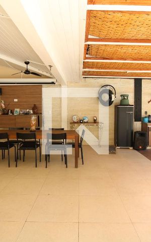 Casa de condomínio à venda com 800m², 5 quartos e 8 vagasÁrea Externa da casa