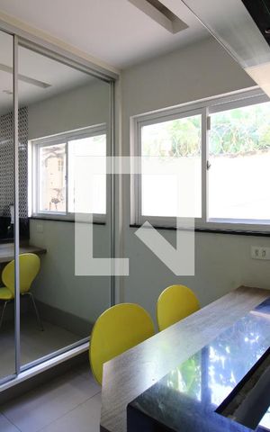 Casa de condomínio à venda com 800m², 5 quartos e 8 vagasCozinha