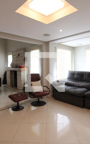 Casa de condomínio à venda com 800m², 5 quartos e 8 vagasSala