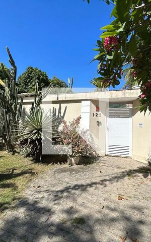 Casa de condomínio à venda com 800m², 5 quartos e 8 vagas Casa de condomínio à venda com 800m², 5 quartos e 8 vagasEntrada