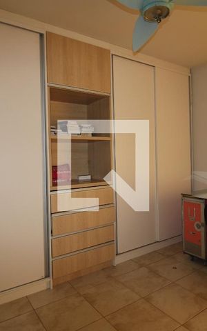 Casa de condomínio à venda com 800m², 5 quartos e 8 vagasQuarto 2
