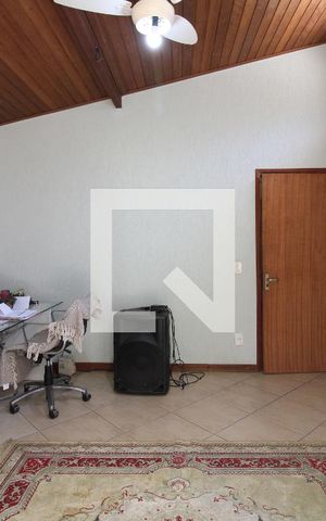 Casa de condomínio à venda com 800m², 5 quartos e 8 vagasEscritório 2º andar