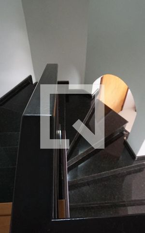 Apartamento à venda com 168m², 3 quartos e 1 vagaEscada