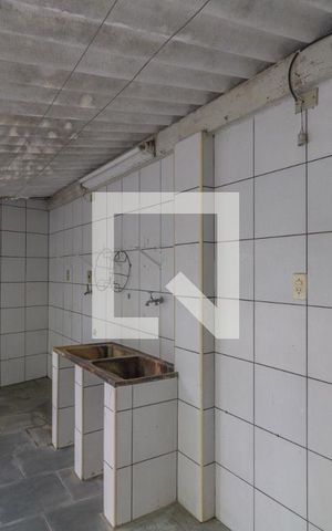 Casa à venda com 200m², 3 quartos e 2 vagas Casa à venda com 200m², 3 quartos e 2 vagasÁrea de Serviço