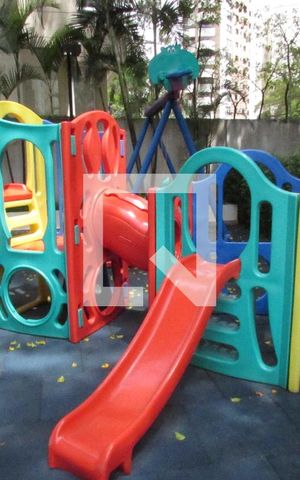 Apartamento para alugar com 102m², 3 quartos e 2 vagasÁrea comum - Playground