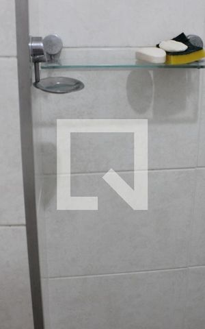 Casa à venda com 164m², 4 quartos e 1 vagaBanheiro na área de lavanderia