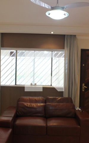 Casa à venda com 164m², 4 quartos e 1 vagaSala