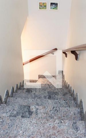 Casa à venda com 164m², 4 quartos e 1 vagaEscada da sala