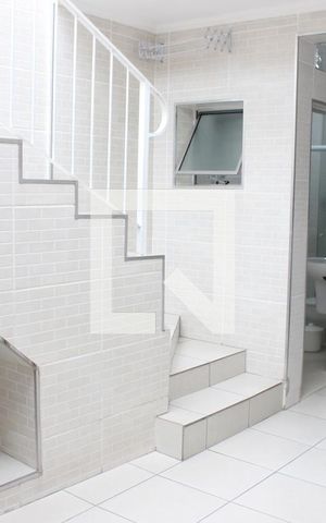 Casa à venda com 164m², 4 quartos e 1 vagaEscada do quintal parte inferior