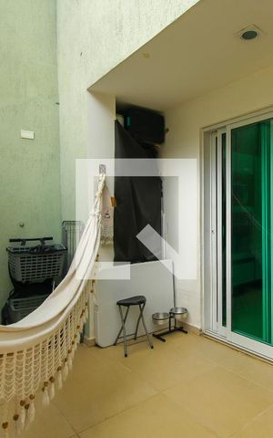 Casa à venda com 169m², 3 quartos e 2 vagas Casa à venda com 169m², 3 quartos e 2 vagasÁrea Externa