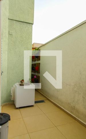 Casa à venda com 169m², 3 quartos e 2 vagas Casa à venda com 169m², 3 quartos e 2 vagasÁrea Externa