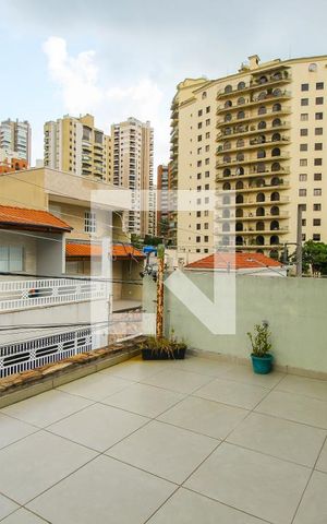 Casa à venda com 169m², 3 quartos e 2 vagas Casa à venda com 169m², 3 quartos e 2 vagasvaranda