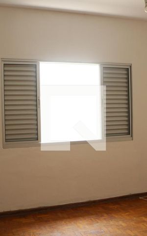 Casa à venda com 224m², 2 quartos e 4 vagasQuarto 2 - Suíte