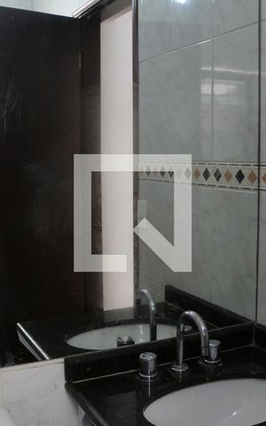 Casa à venda com 224m², 2 quartos e 4 vagasBanheiro 2