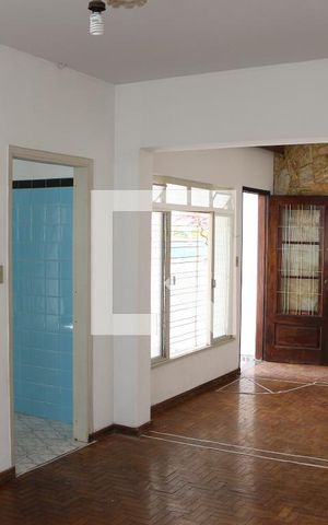Casa à venda com 224m², 2 quartos e 4 vagasSala