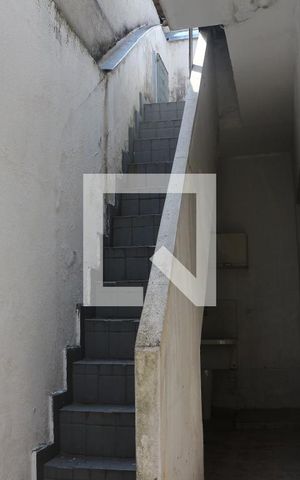 Casa à venda com 224m², 2 quartos e 4 vagasEscada