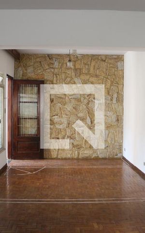 Casa à venda com 224m², 2 quartos e 4 vagasSala