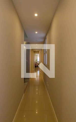 Apartamento à venda com 264m², 3 quartos e 2 vagas Apartamento à venda com 264m², 3 quartos e 2 vagasSala