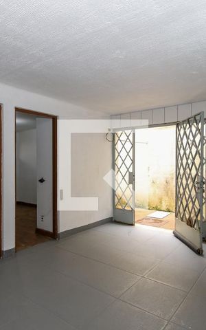 Casa à venda com 600m², 3 quartos e 4 vagas Casa à venda com 600m², 3 quartos e 4 vagasÁrea de Serviço