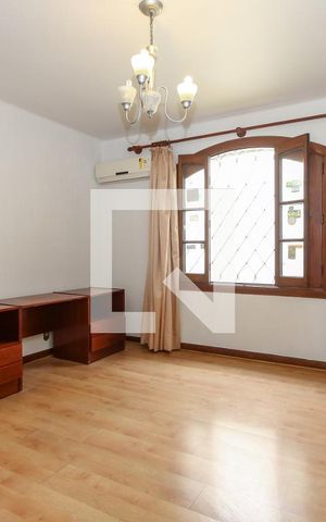 Casa à venda com 600m², 3 quartos e 4 vagas Casa à venda com 600m², 3 quartos e 4 vagasSuíte 2
