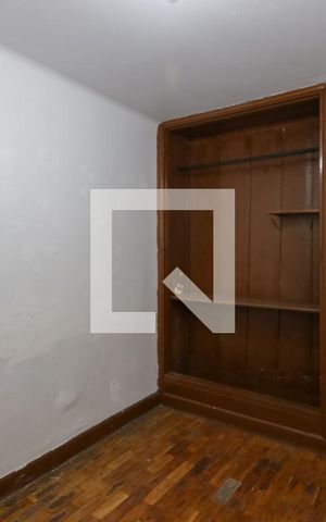 Casa à venda com 600m², 3 quartos e 4 vagas Casa à venda com 600m², 3 quartos e 4 vagasQuarto de Serviço 1
