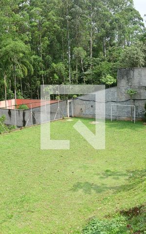 Casa de condomínio para alugar com 340m², 3 quartos e 8 vagasQuintal