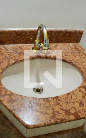 Casa de condomínio para alugar com 340m², 3 quartos e 8 vagasLavabo