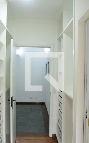 Casa de condomínio para alugar com 340m², 3 quartos e 8 vagasSuíte 1 