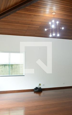 Casa de condomínio para alugar com 340m², 3 quartos e 8 vagasSala