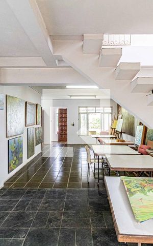 Casa à venda com 417m², 3 quartos e 7 vagas Casa à venda com 417m², 3 quartos e 7 vagasSala