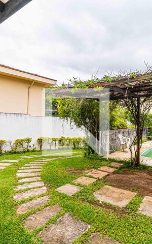 Casa à venda com 417m², 3 quartos e 7 vagas Casa à venda com 417m², 3 quartos e 7 vagasÁrea Externa