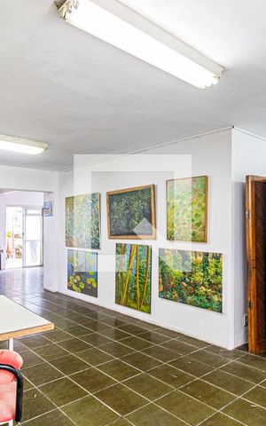 Casa à venda com 417m², 3 quartos e 7 vagas Casa à venda com 417m², 3 quartos e 7 vagasSala