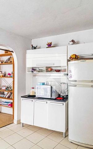Casa à venda com 417m², 3 quartos e 7 vagas Casa à venda com 417m², 3 quartos e 7 vagasCozinha 2