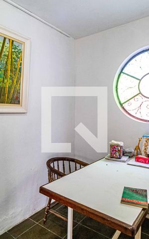 Casa à venda com 417m², 3 quartos e 7 vagas Casa à venda com 417m², 3 quartos e 7 vagasEscritório