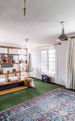 Casa à venda com 417m², 3 quartos e 7 vagas Casa à venda com 417m², 3 quartos e 7 vagasSala de Estar