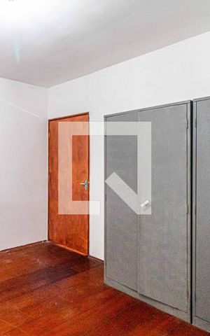 Casa à venda com 120m², 5 quartos e 2 vagas Casa à venda com 120m², 5 quartos e 2 vagasQuarto