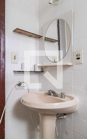 Casa à venda com 120m², 5 quartos e 2 vagas Casa à venda com 120m², 5 quartos e 2 vagasSuite 01 - Banheiro