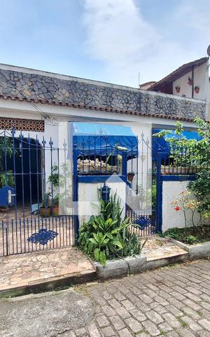 Casa à venda com 100m², 3 quartos e 2 vagasFachada
