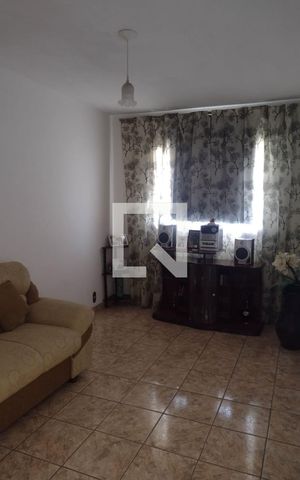 Casa à venda com 146m², 3 quartos e 2 vagas Casa à venda com 146m², 3 quartos e 2 vagasSala