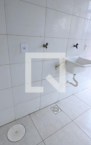 Casa para alugar com 60m², 2 quartos e 1 vagaÁrea de Serviço