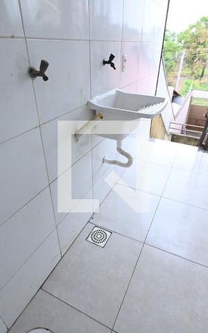 Casa para alugar com 60m², 2 quartos e 1 vagaÁrea de Serviço