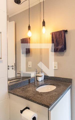 Apartamento à venda com 45m², 2 quartos e 1 vaga Apartamento à venda com 45m², 2 quartos e 1 vagaBanheiro