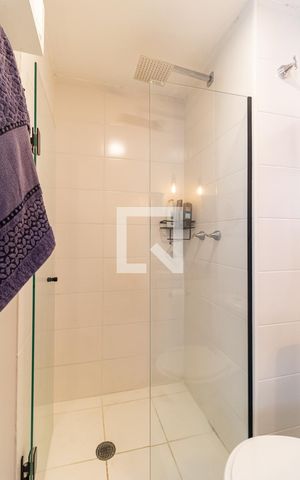 Apartamento à venda com 45m², 2 quartos e 1 vaga Apartamento à venda com 45m², 2 quartos e 1 vagaBanheiro