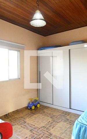 Casa à venda com 311m², 5 quartos e 1 vagaQuarto